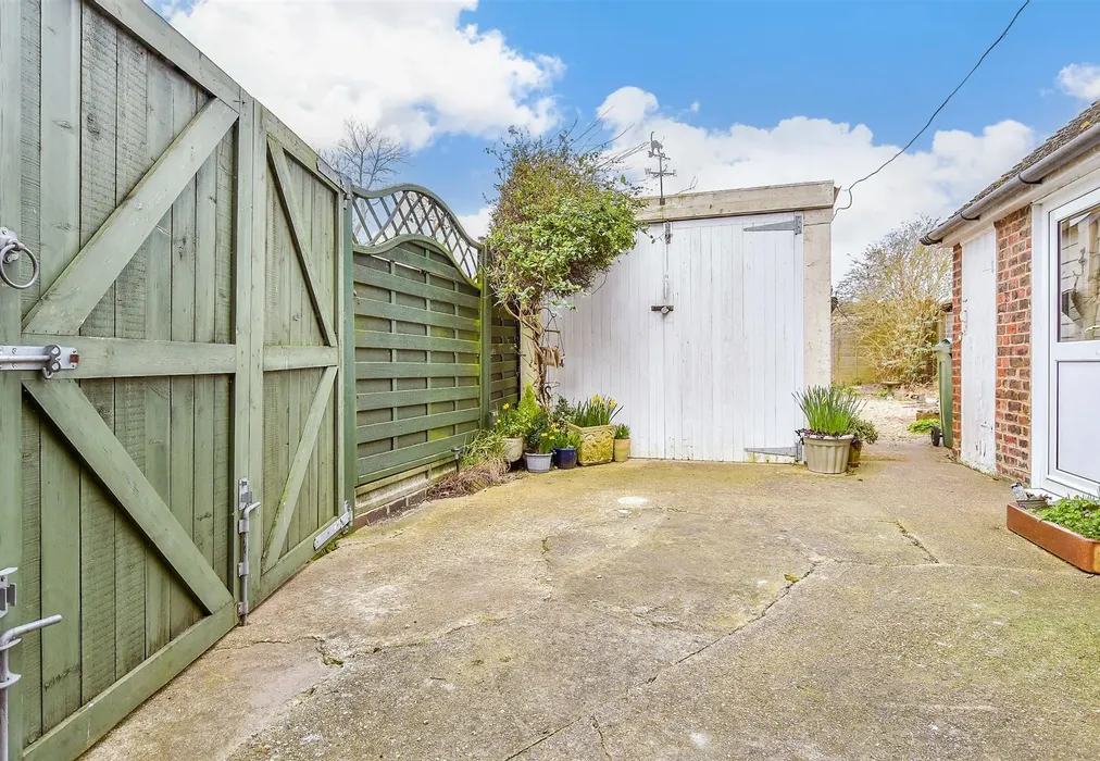 Garage - Station Road, Headcorn, Kent - Wards of Kent