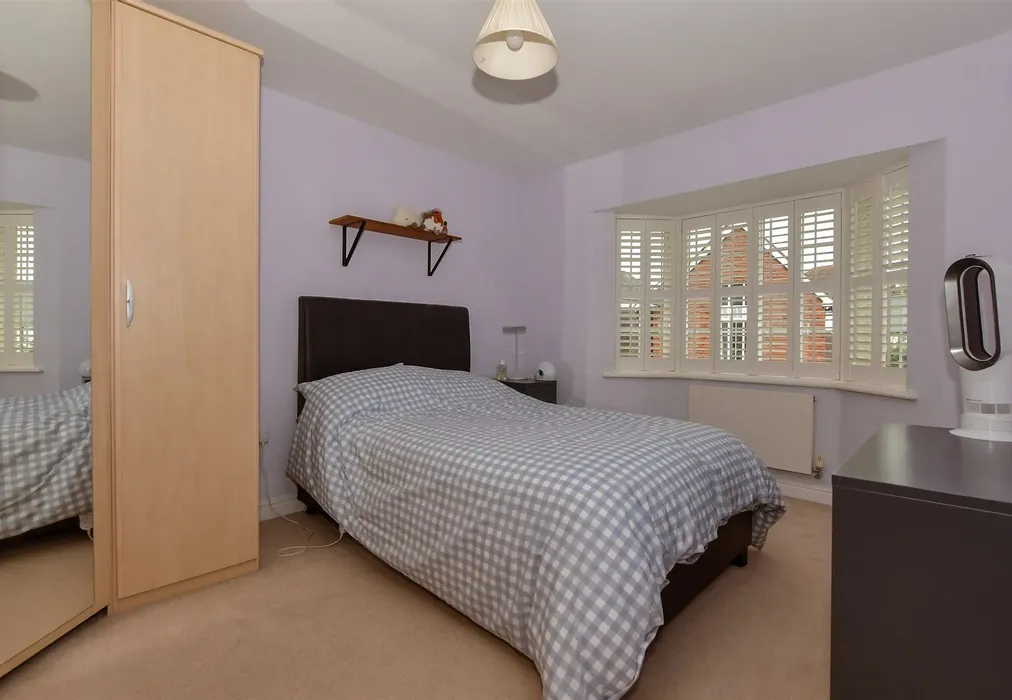 Bedroom 2 - Orient Court, Kings Hill, West Malling, Kent - Wards of Kent