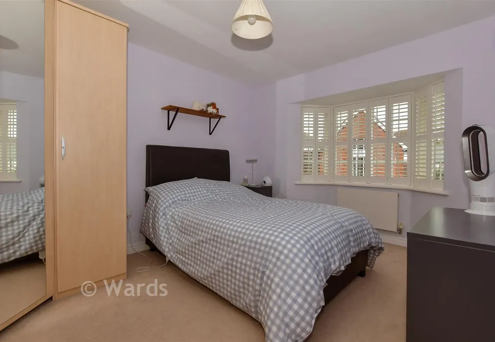 Bedroom 2 - Orient Court, Kings Hill, West Malling, Kent - Wards of Kent