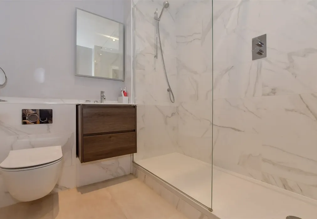 Shower Room - Orient Court, Kings Hill, West Malling, Kent - Wards of Kent