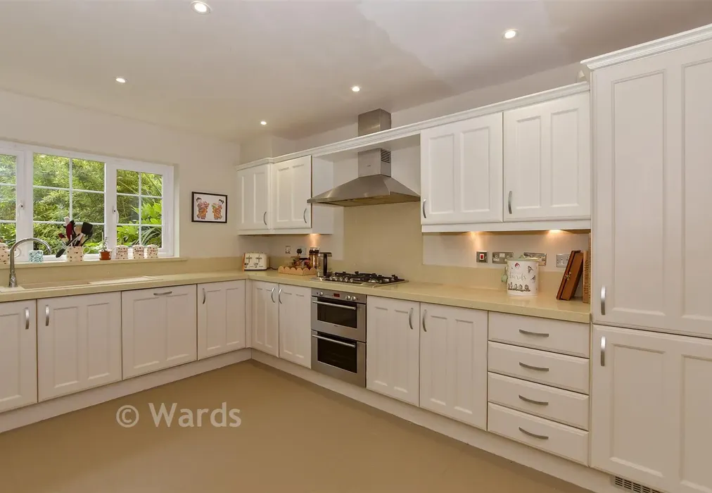 Kitchen - Orient Court, Kings Hill, West Malling, Kent - Wards of Kent