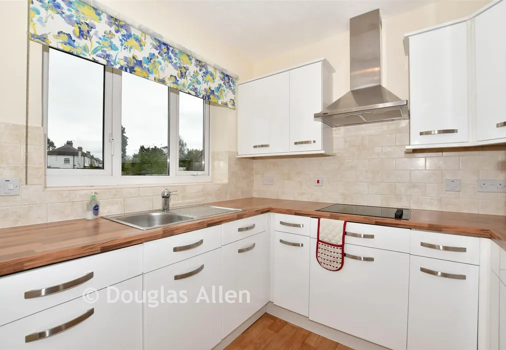 Kitchen - Broomstick Hall Road, Waltham Abbey, Essex - Wards of Kent