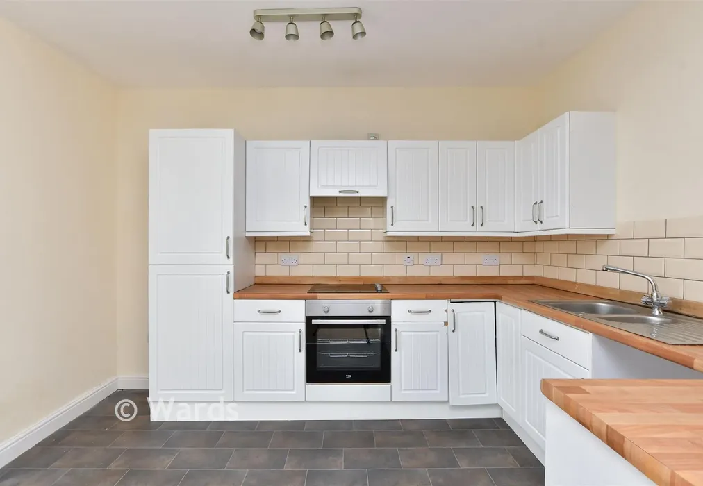 Kitchen - Victoria Road, Ramsgate, Kent - Wards of Kent