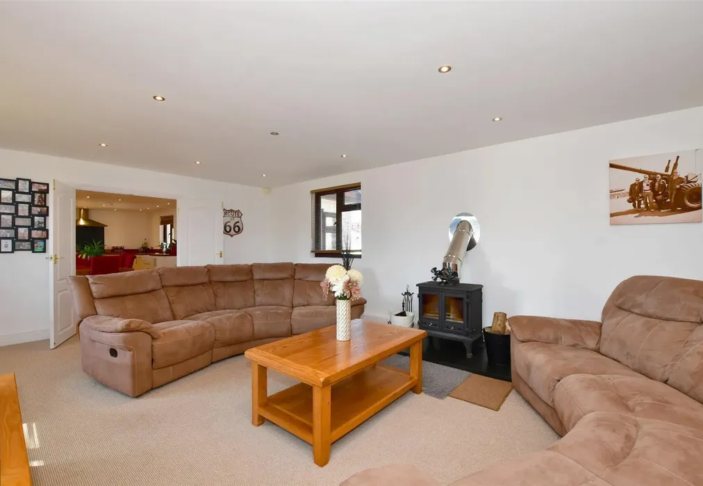 Lounge - Merritt Road, Greatstone, New Romney, Kent - Wards of Kent