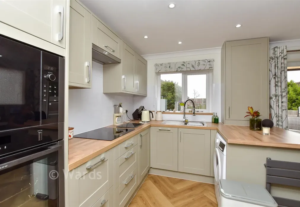 Kitchen/Diner - Beach Approach, Warden Bay, Sheerness, Kent - Wards of Kent
