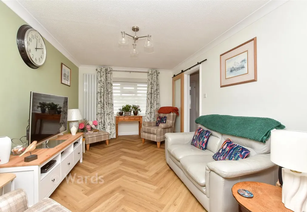 Lounge - Beach Approach, Warden Bay, Sheerness, Kent - Wards of Kent