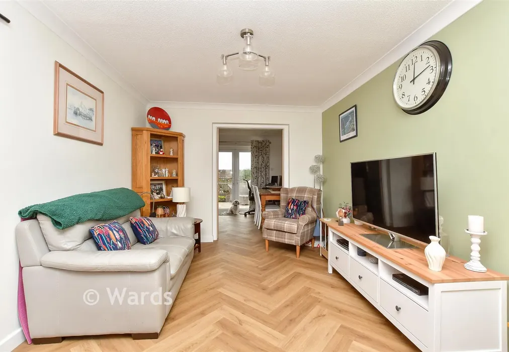 Lounge - Beach Approach, Warden Bay, Sheerness, Kent - Wards of Kent