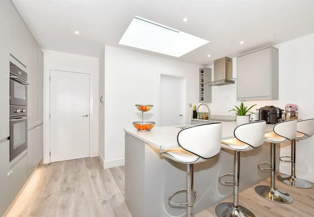 Kitchen / Lounge - Church Street, Croydon, Surrey - Wards of Kent