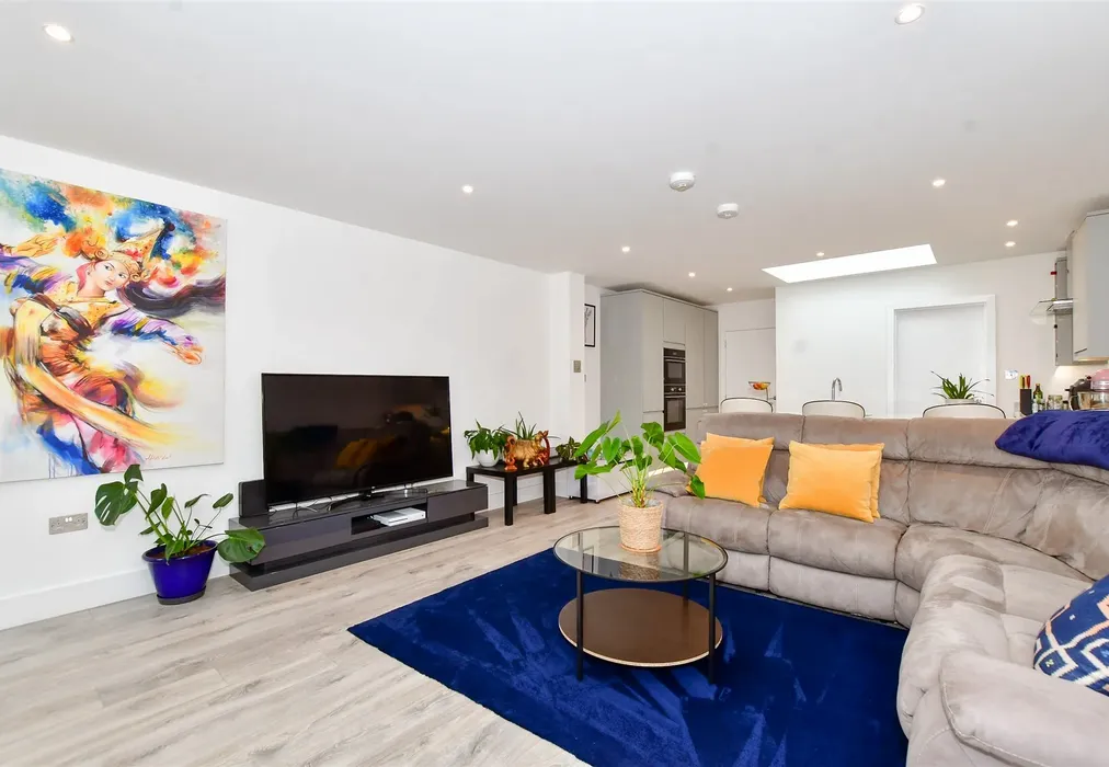 Kitchen / Lounge - Church Street, Croydon, Surrey - Wards of Kent