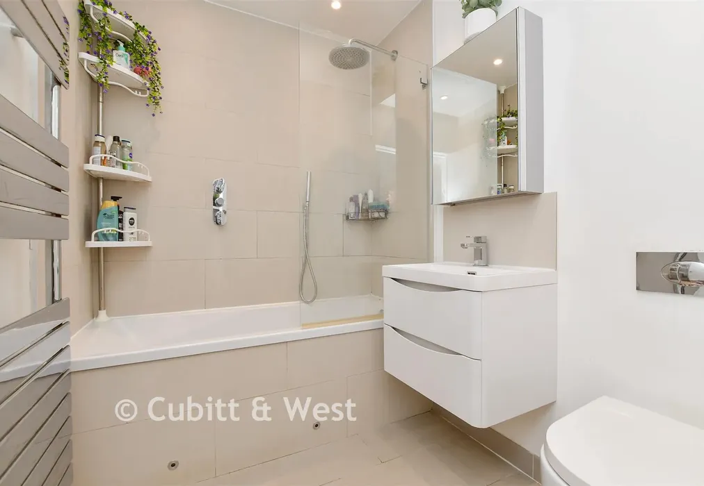 Bathroom - Church Street, Croydon, Surrey - Wards of Kent