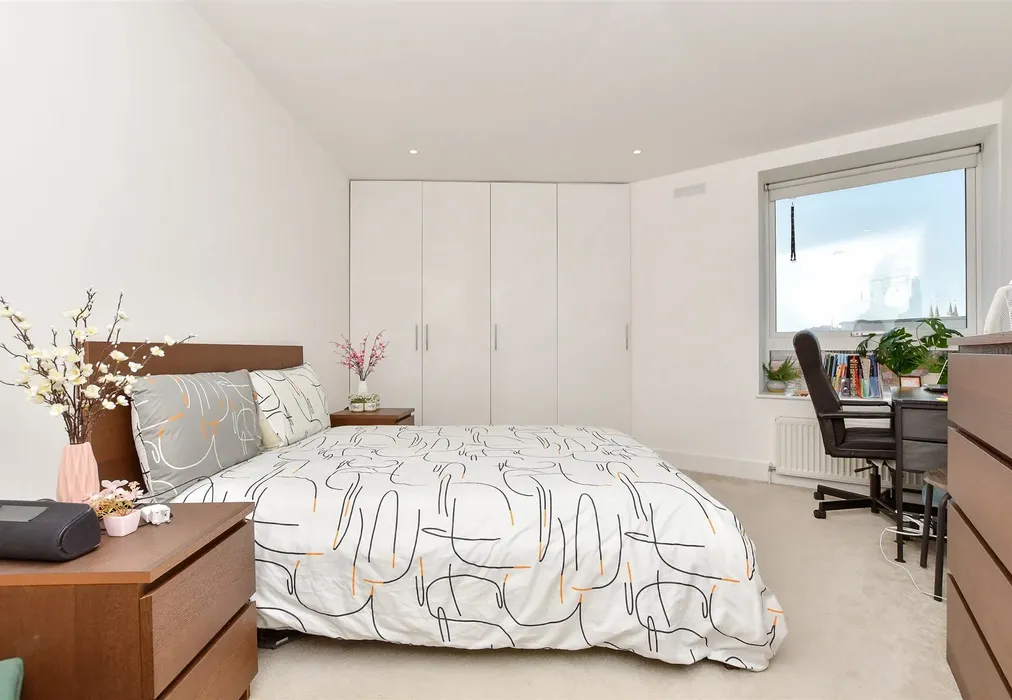 Bedroom 1 - Church Street, Croydon, Surrey - Wards of Kent
