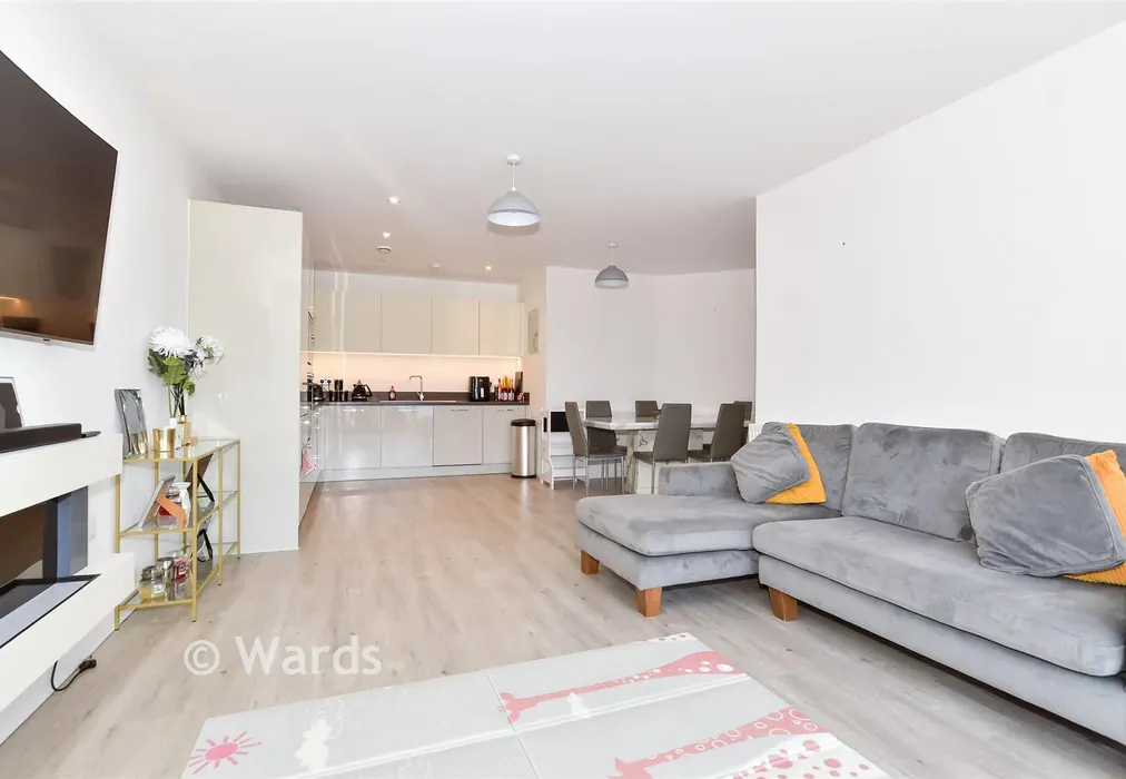 Lounge - Walters Close, Snodland, Kent - Wards of Kent