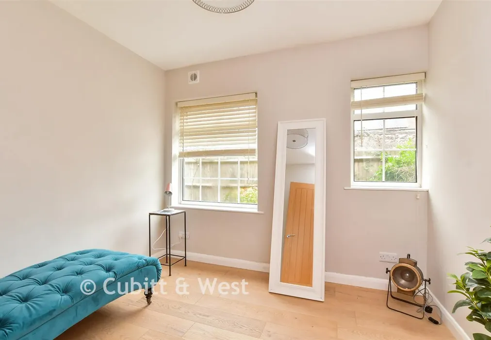 Bedroom 3 - Prince Regents Close, Brighton, East Sussex - Wards of Kent