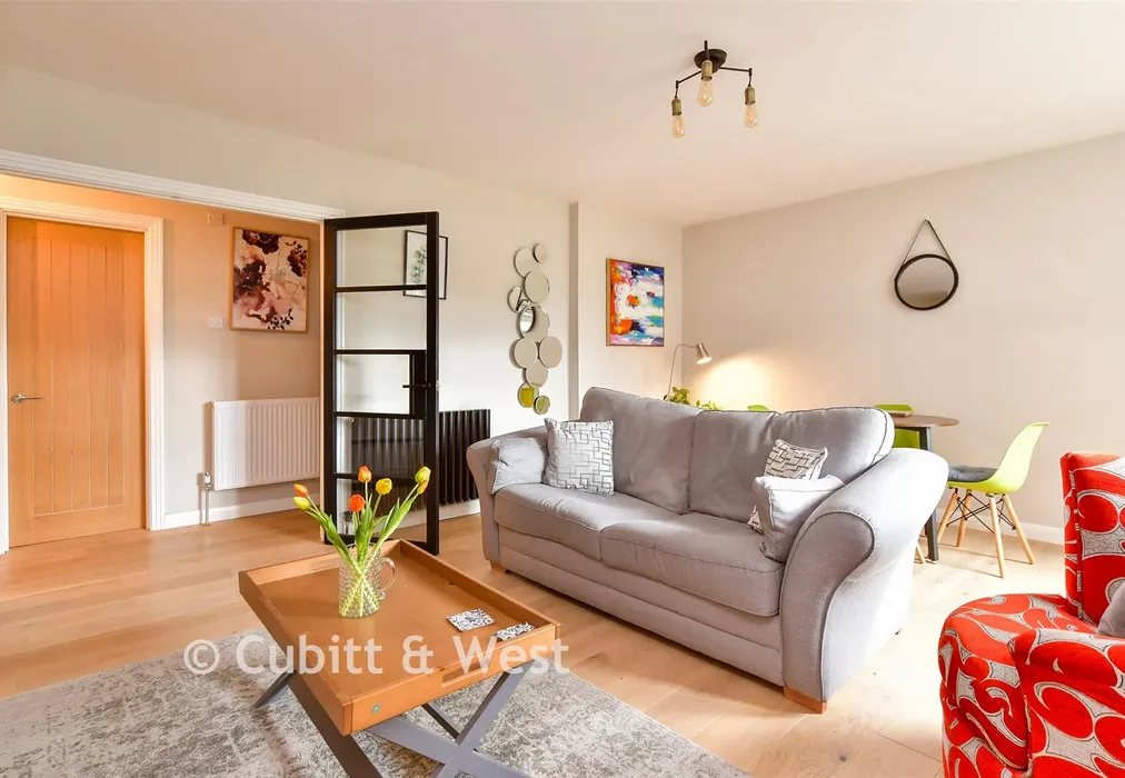 Lounge - Prince Regents Close, Brighton, East Sussex - Wards of Kent