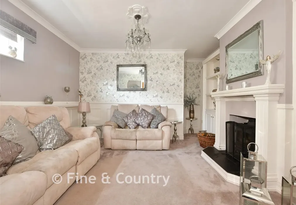 Lounge - Botany Road, Kingsgate, Broadstairs, Kent - Wards of Kent