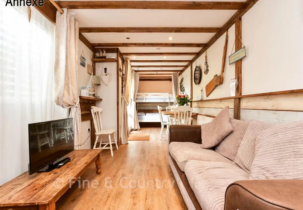 Annexe - Lounge/Diner - Botany Road, Kingsgate, Broadstairs, Kent - Wards of Kent