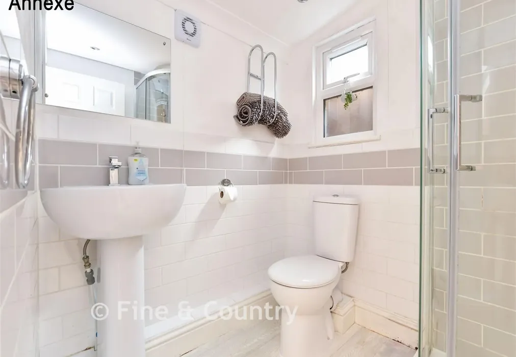 Annexe - Shower Room - Botany Road, Kingsgate, Broadstairs, Kent - Wards of Kent