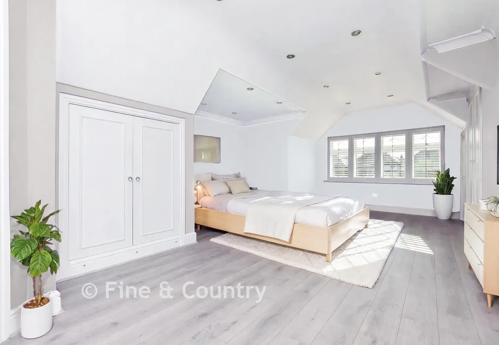 Bedroom 1 - Botany Road, Kingsgate, Broadstairs, Kent - Wards of Kent
