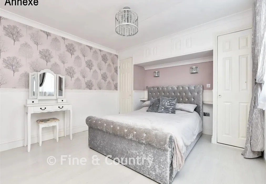 Annexe - Bedroom - Botany Road, Kingsgate, Broadstairs, Kent - Wards of Kent