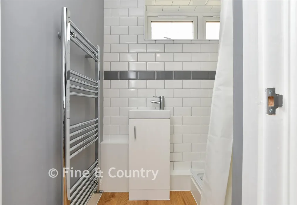 Shower Room - Botany Road, Kingsgate, Broadstairs, Kent - Wards of Kent