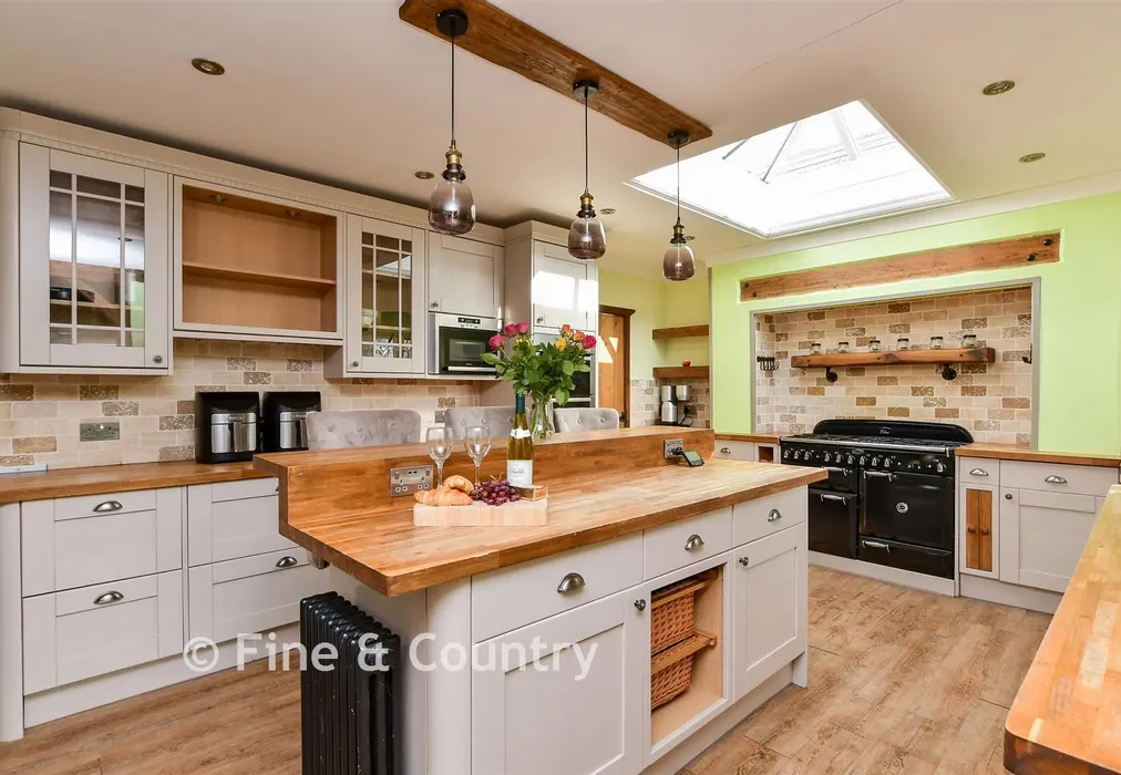 Kitchen - Botany Road, Kingsgate, Broadstairs, Kent - Wards of Kent