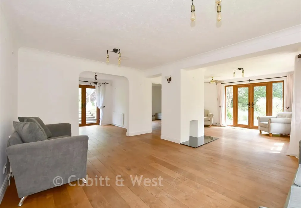Lounge - Crawley Lane, Pound Hill, Crawley, West Sussex - Wards of Kent