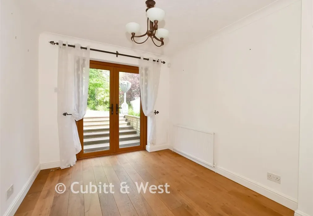 Dining Area - Crawley Lane, Pound Hill, Crawley, West Sussex - Wards of Kent