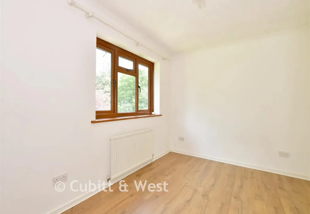 Bedroom 3 - Crawley Lane, Pound Hill, Crawley, West Sussex - Wards of Kent