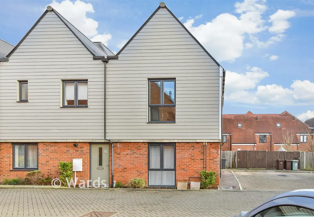 External Brochure - Dakota Drive, Chatham, Kent - Wards of Kent