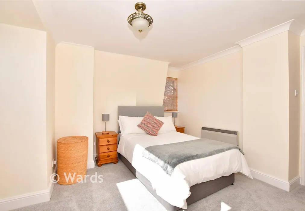 Bedroom 1 - School Hill, Lamberhurst, Tunbridge Wells, Kent - Wards of Kent