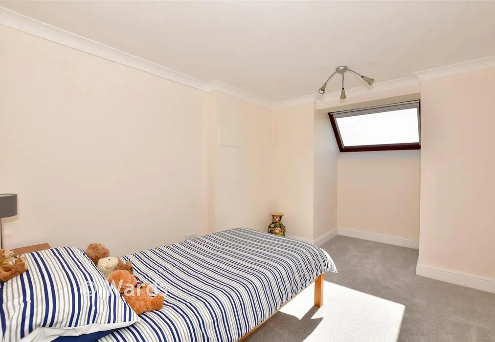Bedroom 3 - School Hill, Lamberhurst, Tunbridge Wells, Kent - Wards of Kent