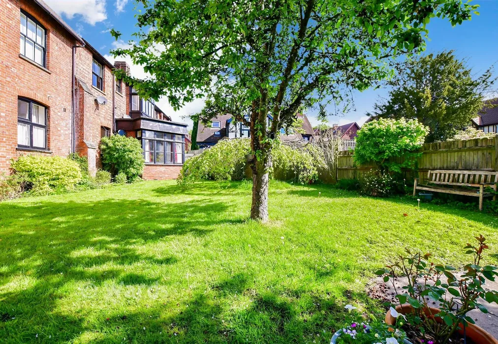 Communal Gardens - School Hill, Lamberhurst, Tunbridge Wells, Kent - Wards of Kent