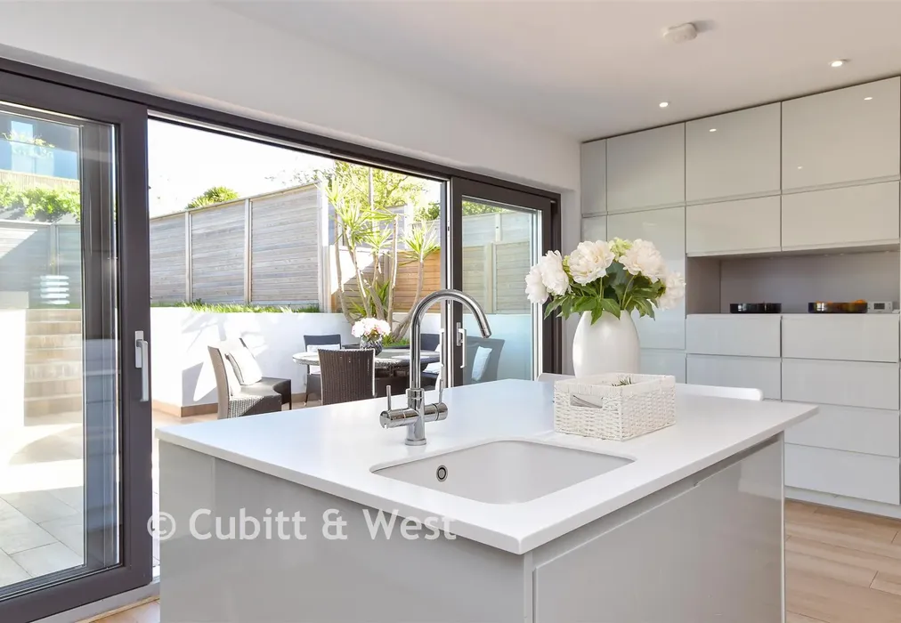 Internal Lifestyle Photograph - Crescent Drive North, Woodingdean, Brighton, East Sussex - Wards of Kent