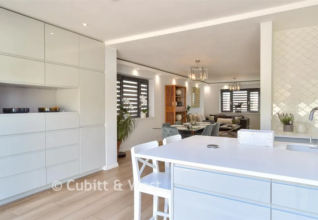 Kitchen - Crescent Drive North, Woodingdean, Brighton, East Sussex - Wards of Kent