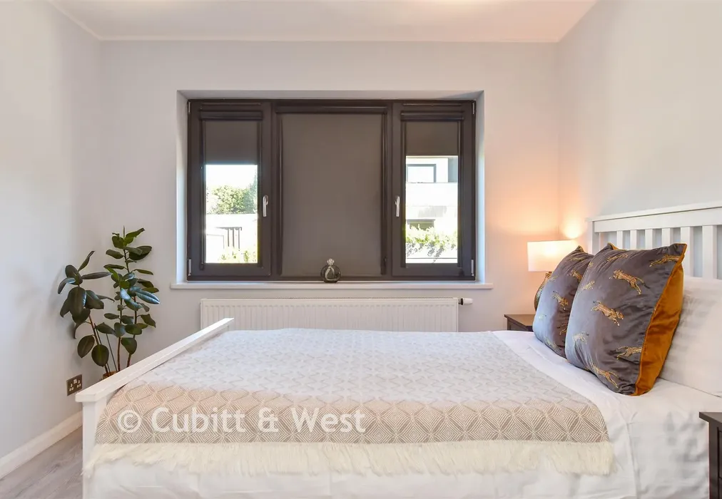 Bedroom 3 - Crescent Drive North, Woodingdean, Brighton, East Sussex - Wards of Kent