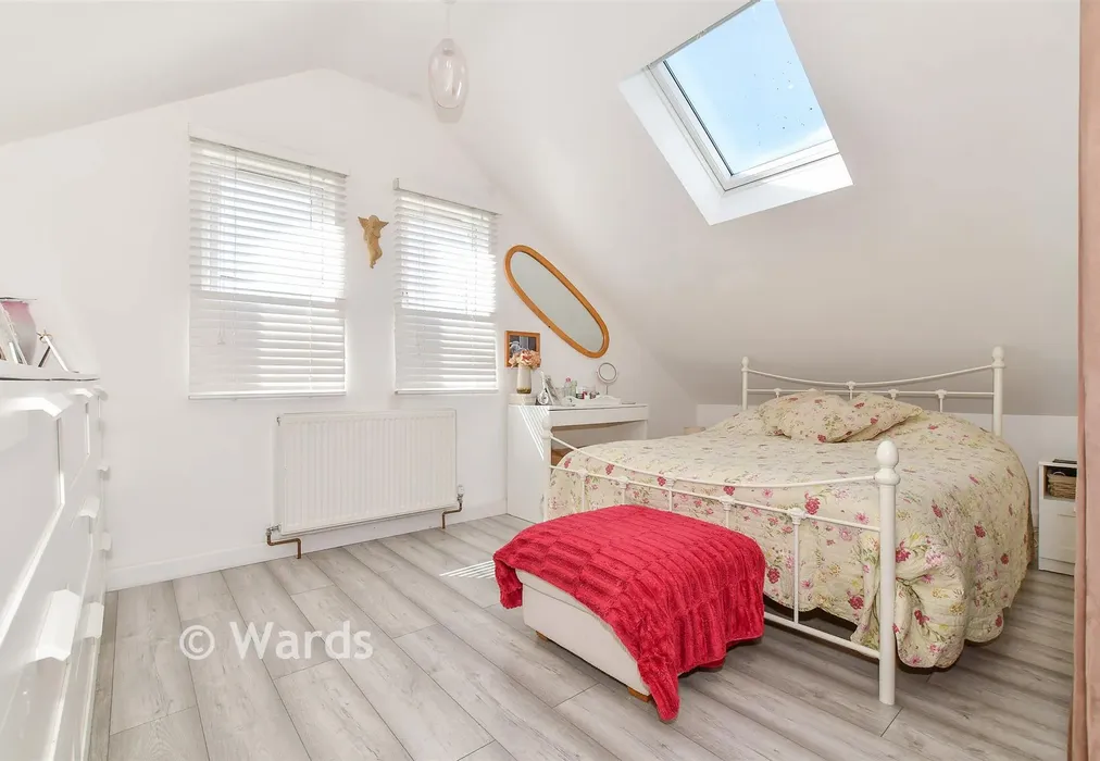 Bedroom 1 - Maydowns Road, Whitstable, Kent - Wards of Kent