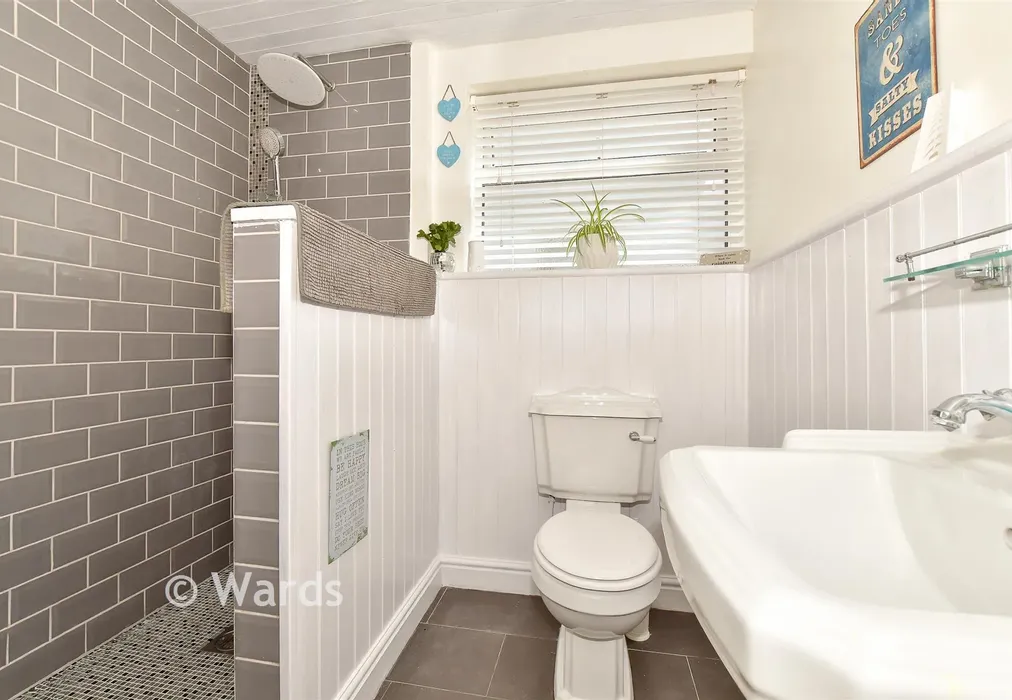Shower Room - Maydowns Road, Whitstable, Kent - Wards of Kent