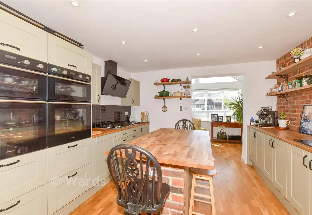Kitchen - Maydowns Road, Whitstable, Kent - Wards of Kent
