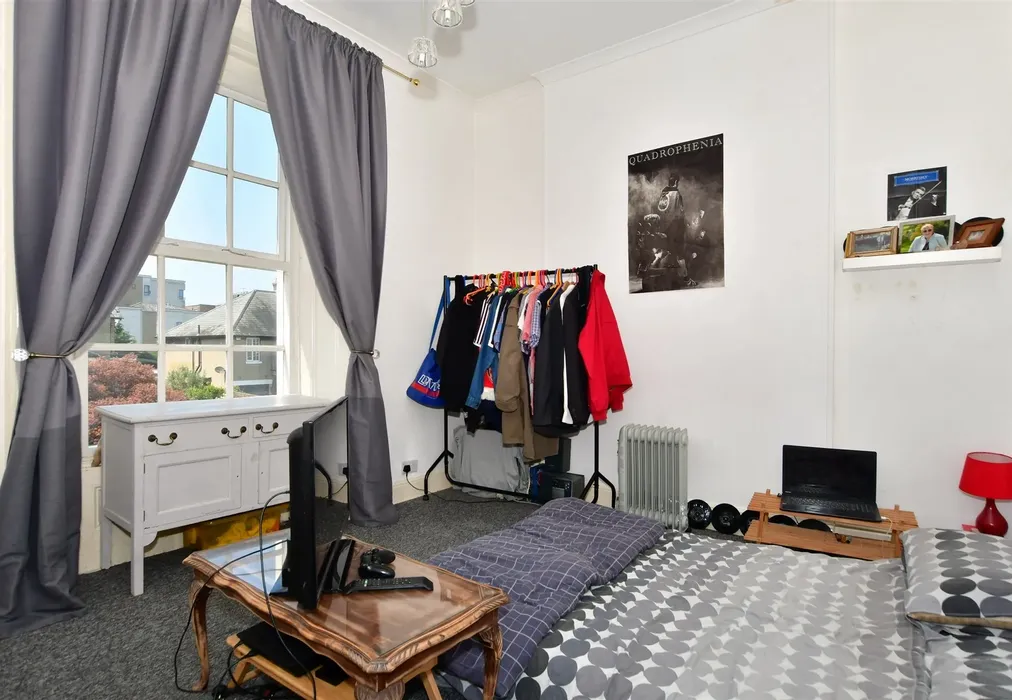 Bedroom - Barfield, Ryde, Isle of Wight - Wards of Kent