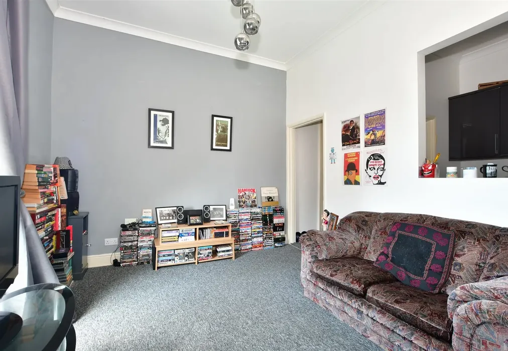 Lounge - Barfield, Ryde, Isle of Wight - Wards of Kent