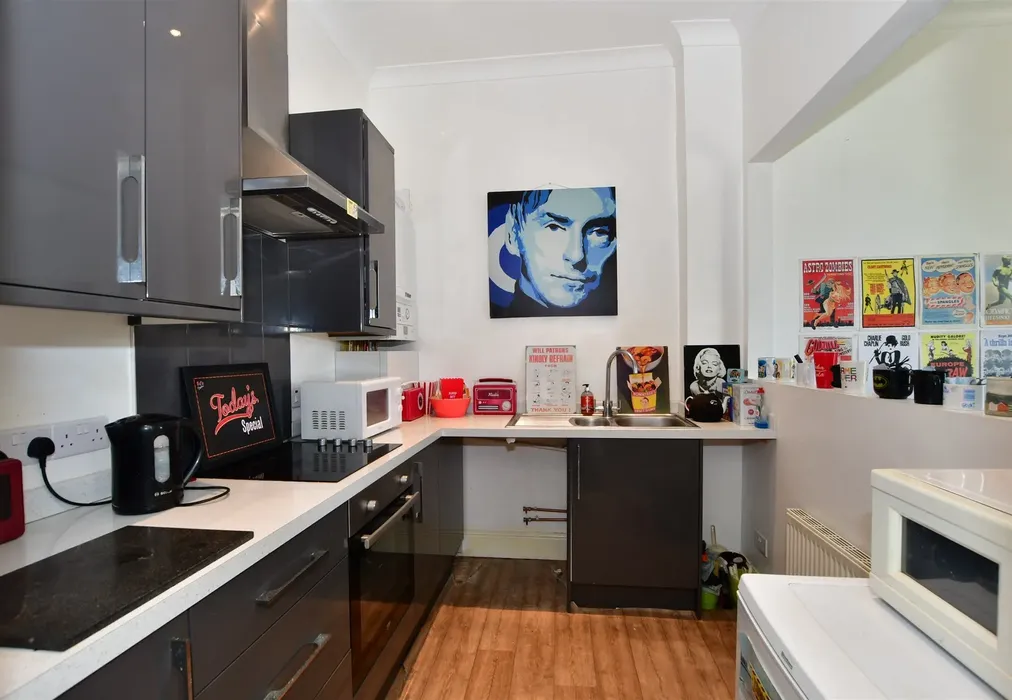 Kitchen - Barfield, Ryde, Isle of Wight - Wards of Kent