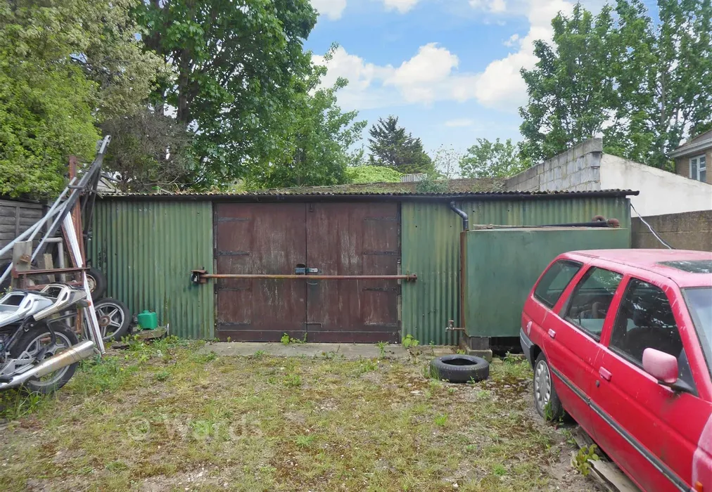 Workshop - Cross Street, Gillingham, Kent - Wards of Kent