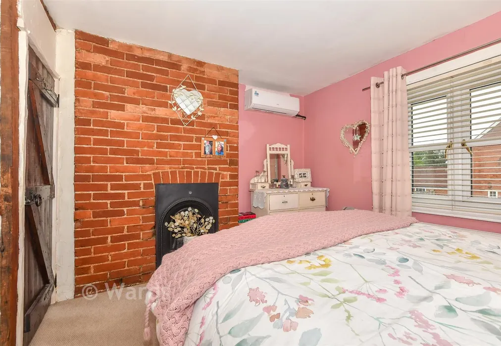 Bedroom 2 - Lees Road, Yalding, Kent - Wards of Kent