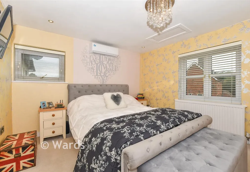Bedroom 1 - Lees Road, Yalding, Kent - Wards of Kent