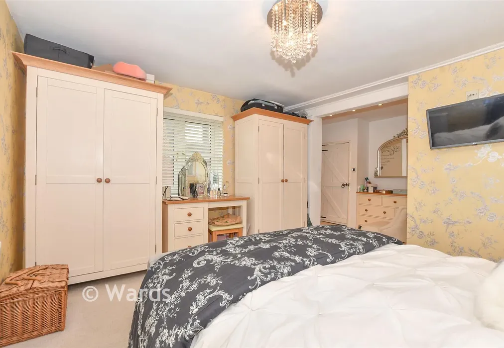Bedroom 1 - Lees Road, Yalding, Kent - Wards of Kent