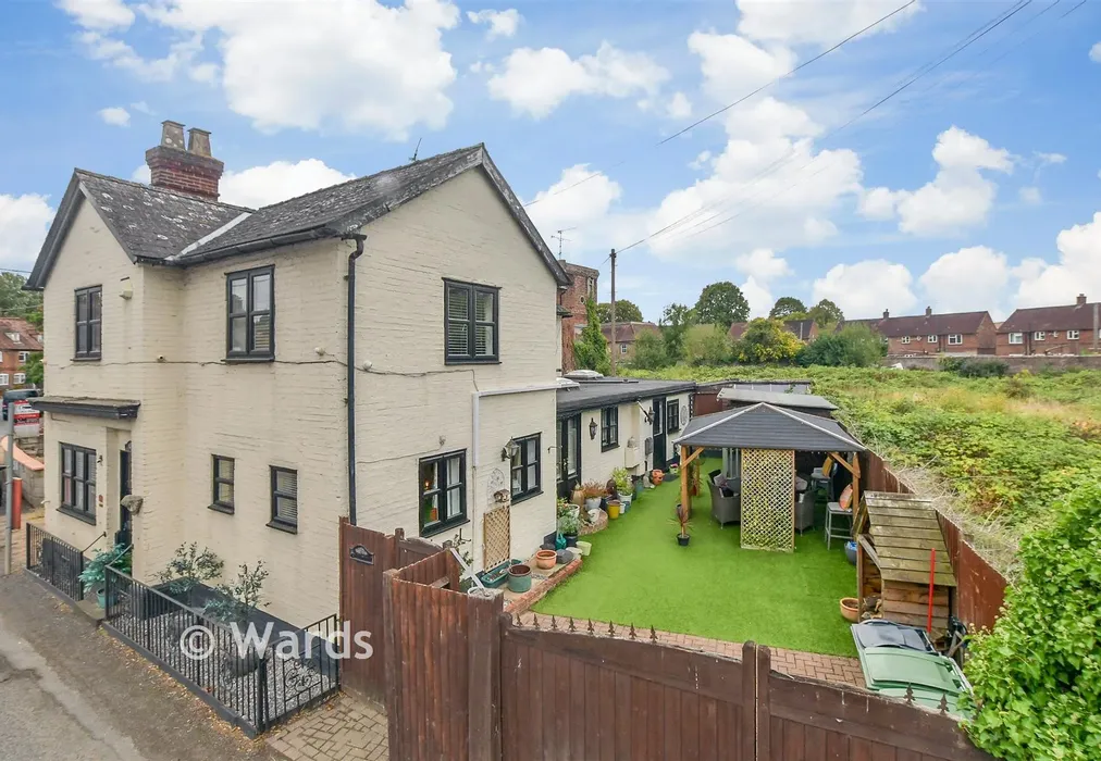 External (Brochure) - Lees Road, Yalding, Kent - Wards of Kent