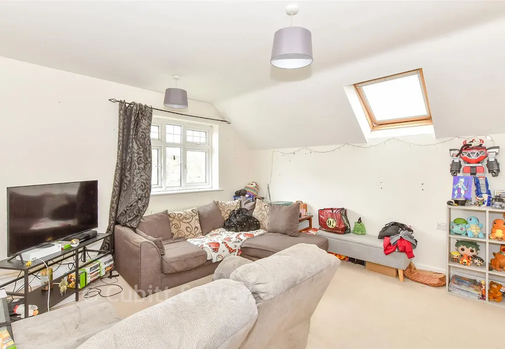 Lounge - Stubbington Avenue, Portsmouth, Hampshire - Wards of Kent
