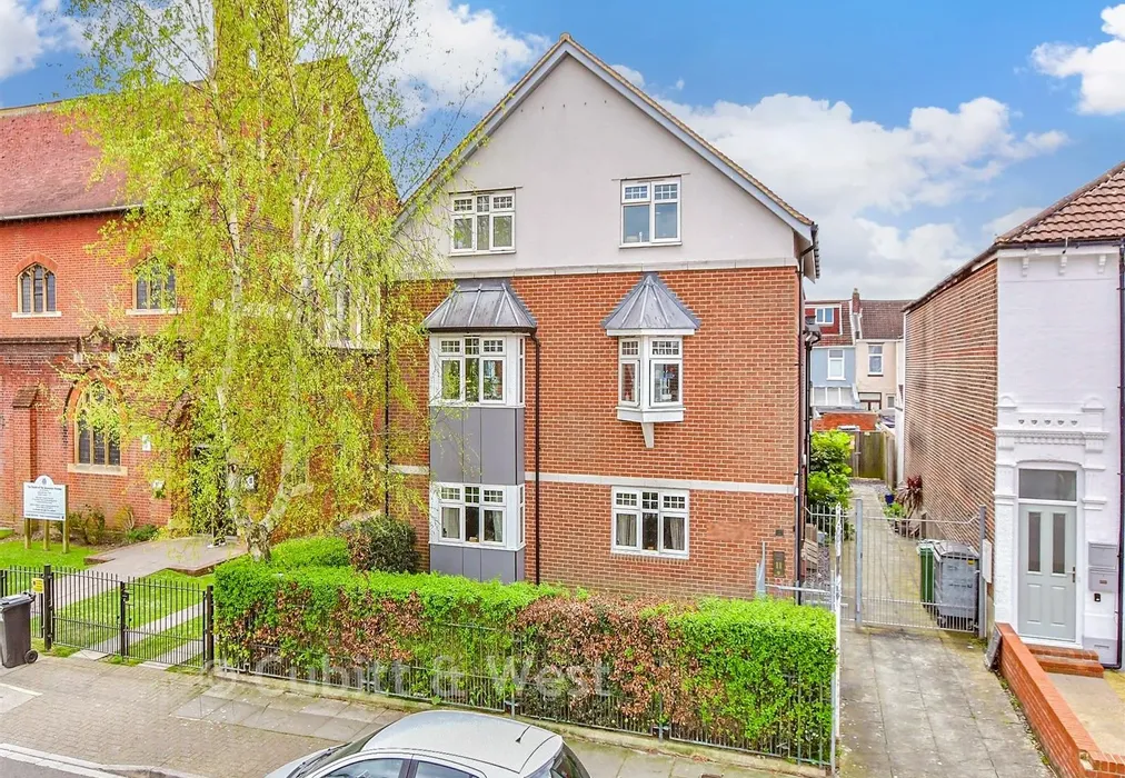 Front (Web) - Stubbington Avenue, Portsmouth, Hampshire - Wards of Kent