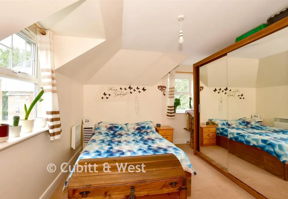 Bedroom 1 - Worth Park Avenue, Crawley, West Sussex - Wards of Kent
