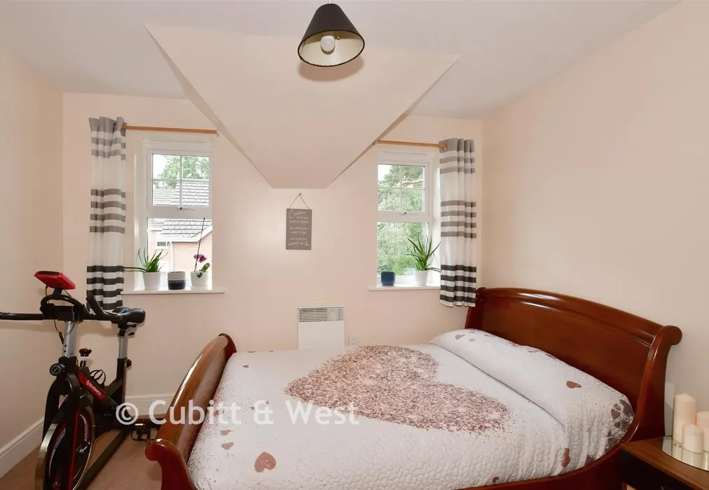 Bedroom 2 - Worth Park Avenue, Crawley, West Sussex - Wards of Kent